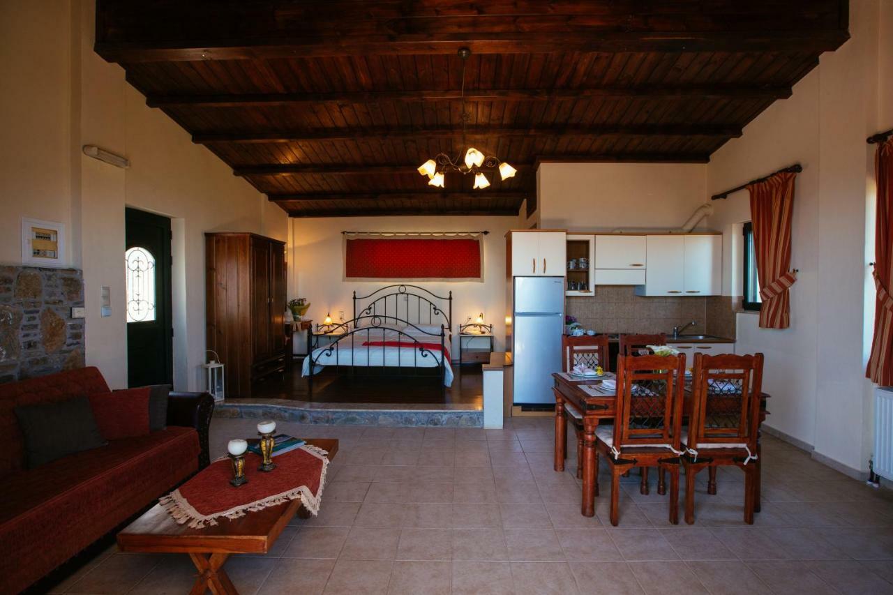 Aetovigla Guesthouse Krousonas  Exteriér fotografie