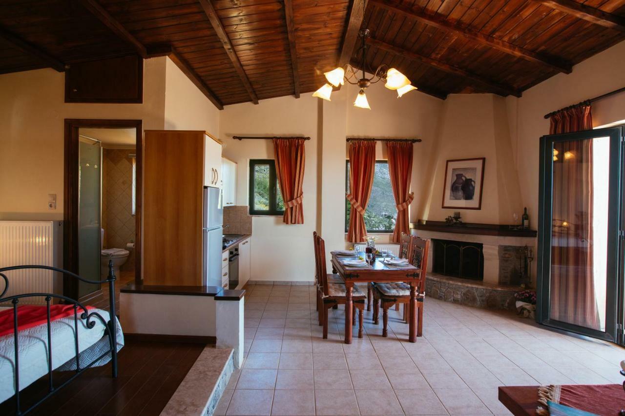 Aetovigla Guesthouse Krousonas  Exteriér fotografie
